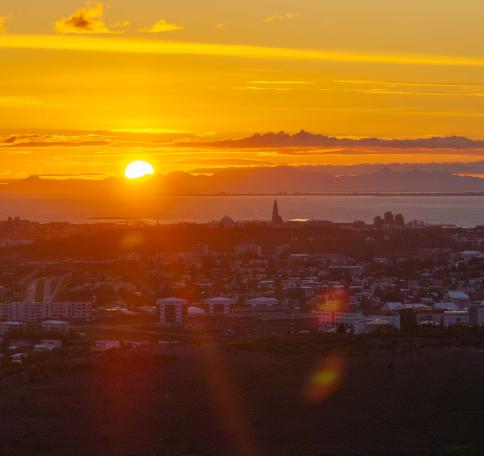 Sólsetur við Reykjavík